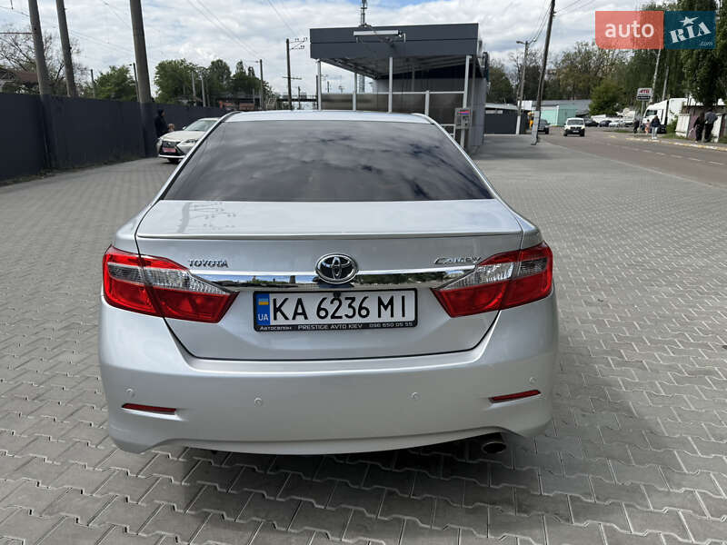 Седан Toyota Camry 2011 в Киеве