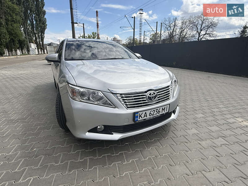 Седан Toyota Camry 2011 в Киеве