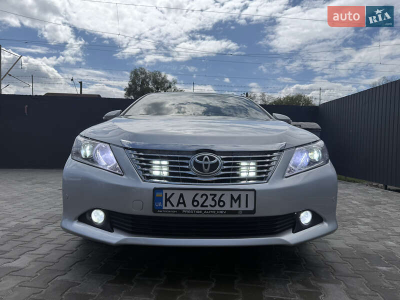 Седан Toyota Camry 2011 в Киеве