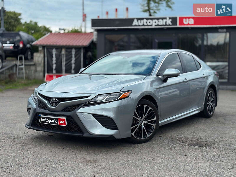 Седан Toyota Camry 2018 в 