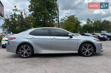 Седан Toyota Camry 2018 в 