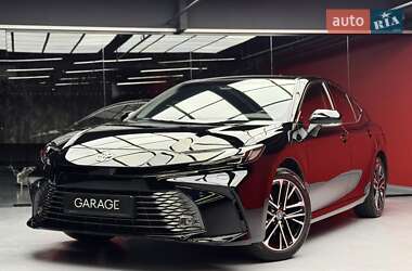 Седан Toyota Camry 2024 в Києві