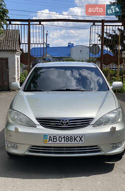 Седан Toyota Camry 2004 в Немирові