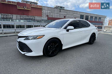 Седан Toyota Camry 2019 в 