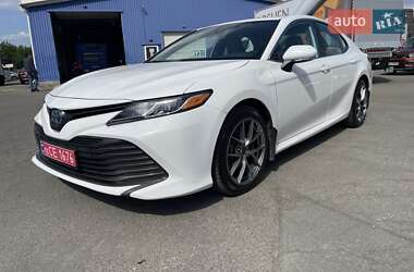 Седан Toyota Camry 2019 в Києві