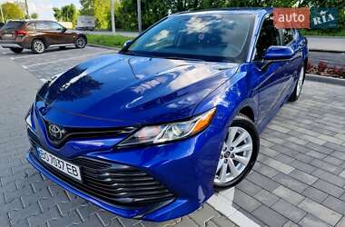 Седан Toyota Camry 2018 в Виннице