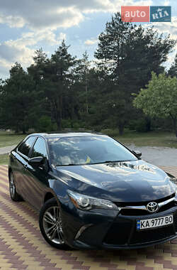 Седан Toyota Camry 2015 в Киеве