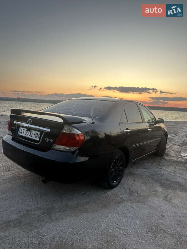 Седан Toyota Camry 2005 в Николаеве