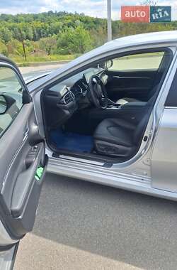 Седан Toyota Camry 2024 в 