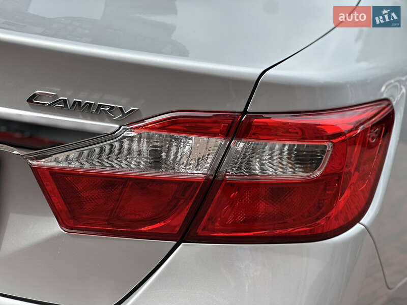 Седан Toyota Camry 2011 в Івано-Франківську