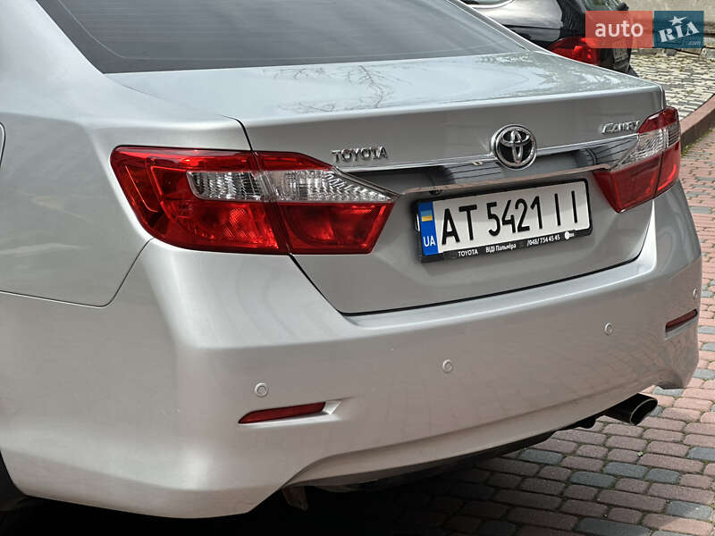 Седан Toyota Camry 2011 в Івано-Франківську