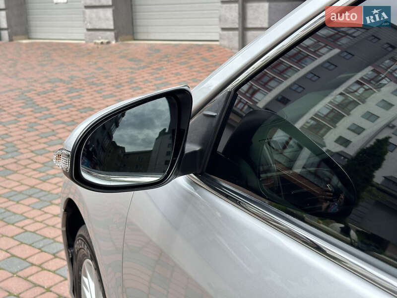 Седан Toyota Camry 2011 в Івано-Франківську