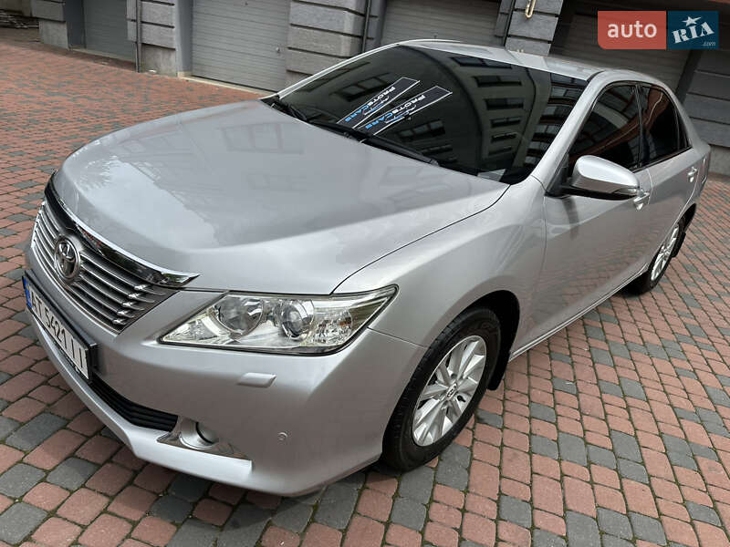 Седан Toyota Camry 2011 в Івано-Франківську