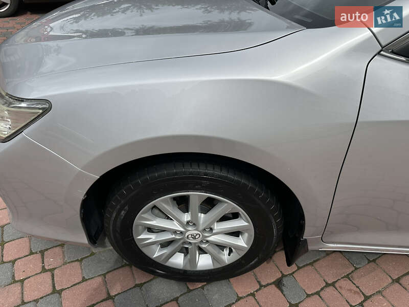 Седан Toyota Camry 2011 в Івано-Франківську