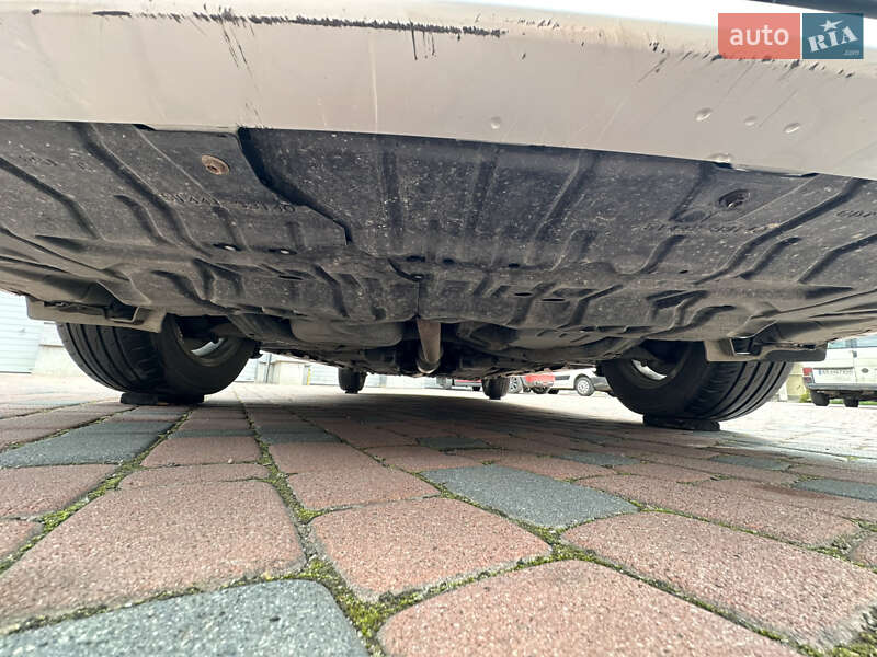 Седан Toyota Camry 2011 в Івано-Франківську