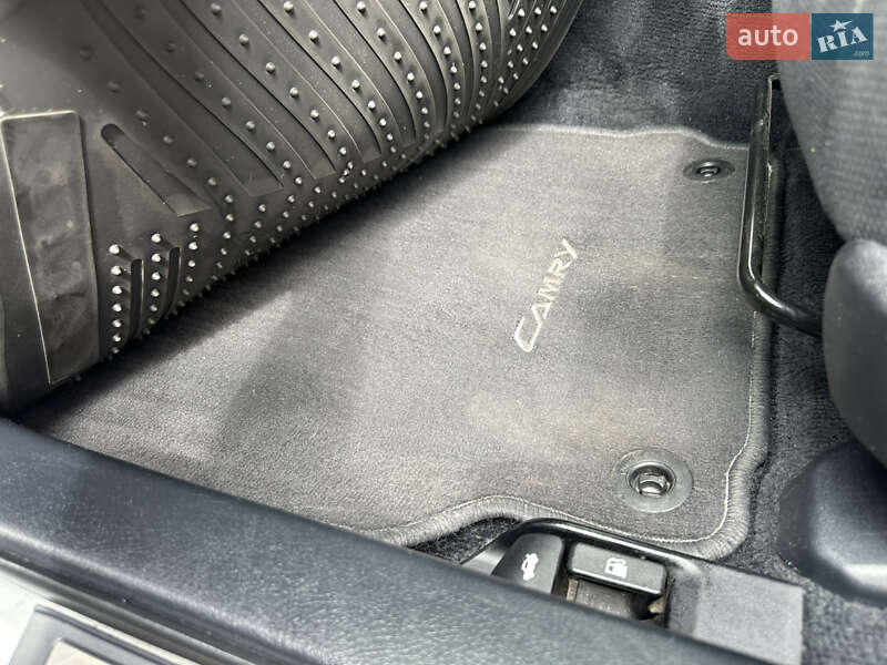 Седан Toyota Camry 2011 в Івано-Франківську