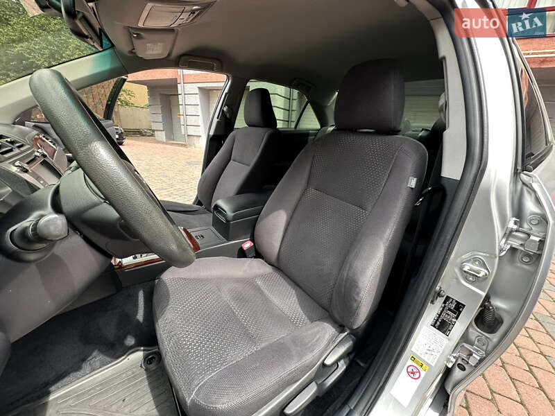 Седан Toyota Camry 2011 в Івано-Франківську