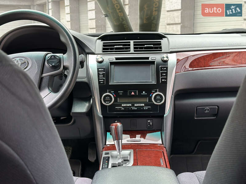 Седан Toyota Camry 2011 в Івано-Франківську