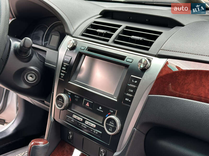 Седан Toyota Camry 2011 в Івано-Франківську