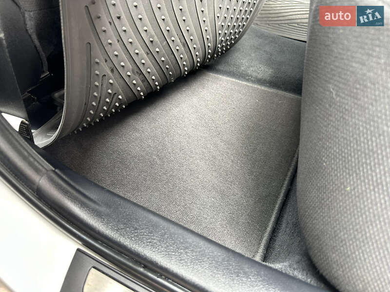 Седан Toyota Camry 2011 в Івано-Франківську