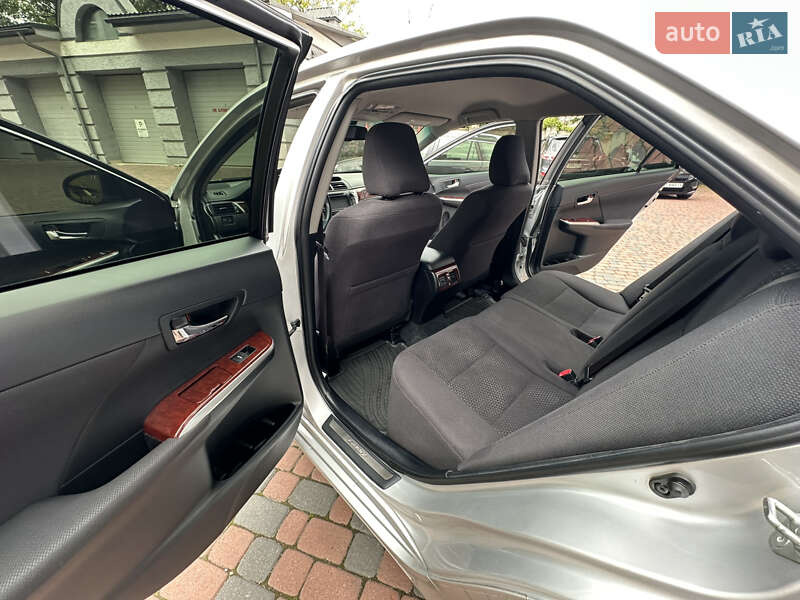 Седан Toyota Camry 2011 в Івано-Франківську