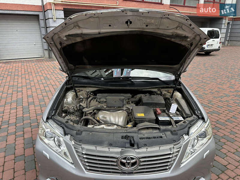 Седан Toyota Camry 2011 в Івано-Франківську