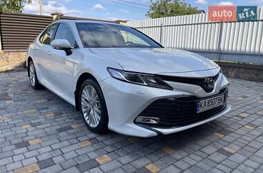 Седан Toyota Camry 2020 в Виннице