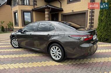 Седан Toyota Camry 2021 в 