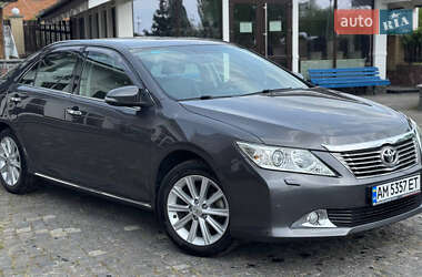 Седан Toyota Camry 2014 в Житомире