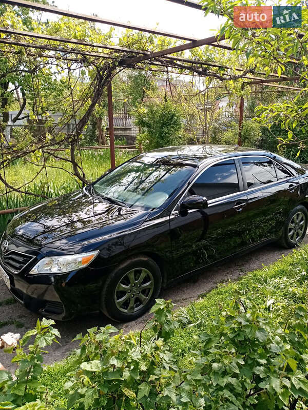 Седан Toyota Camry 2011 в Жмеринке