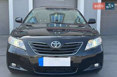 Седан Toyota Camry 2008 в Виннице