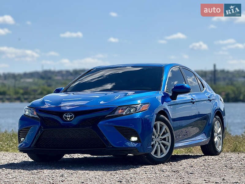 Toyota Camry 2019