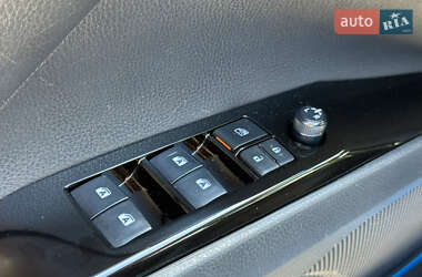Седан Toyota Camry 2019 в 
