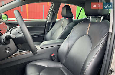 Седан Toyota Camry 2019 в 