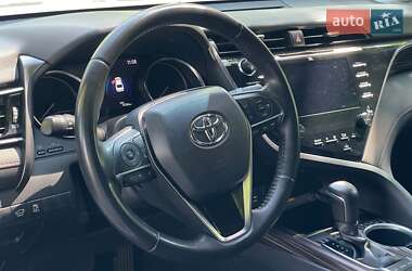 Седан Toyota Camry 2019 в 