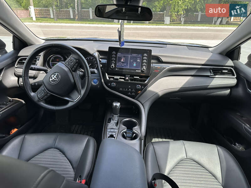 Седан Toyota Camry 2021 в Фастове