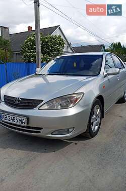 Седан Toyota Camry 2004 в Романіву