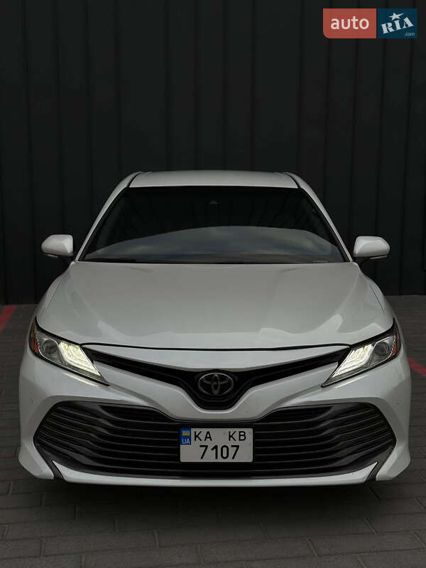 Седан Toyota Camry 2017 в Первомайську