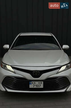 Седан Toyota Camry 2017 в 