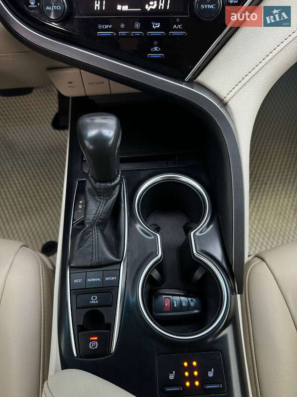 Седан Toyota Camry 2017 в Первомайську