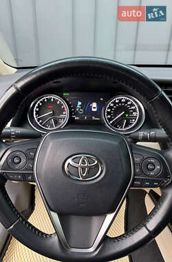 Седан Toyota Camry 2017 в 