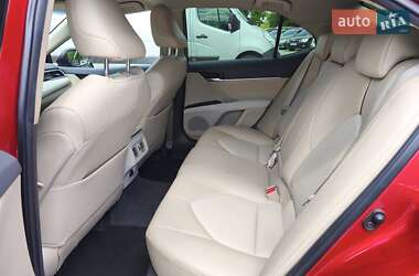 Седан Toyota Camry 2018 в 