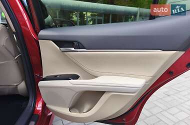 Седан Toyota Camry 2018 в 