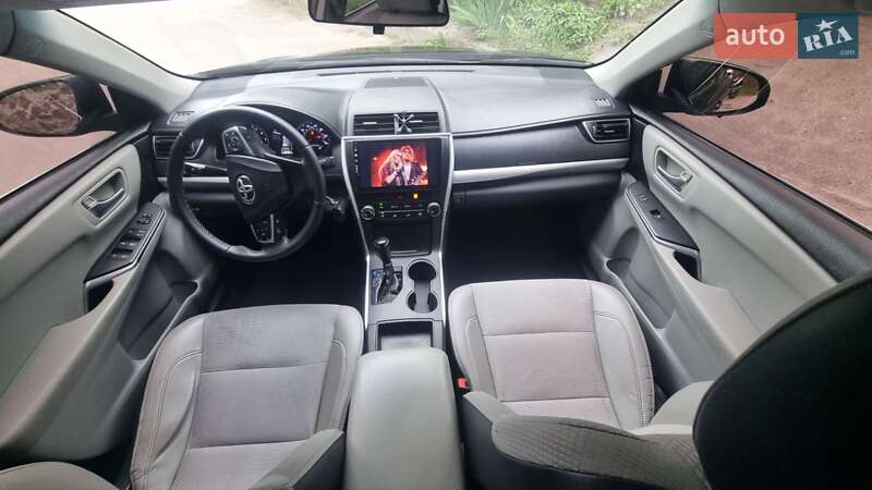 Седан Toyota Camry 2015 в Киеве