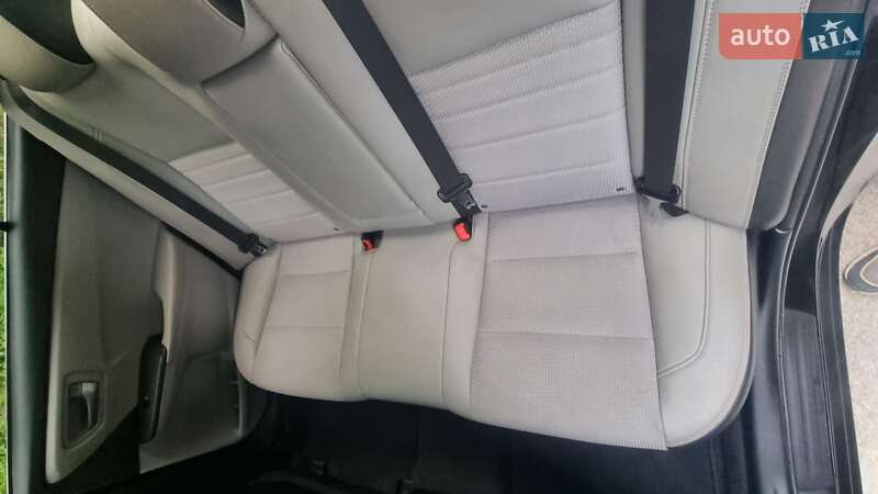 Седан Toyota Camry 2015 в Киеве