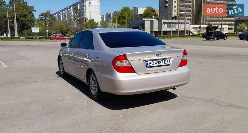 Седан Toyota Camry 2004 в Белой Церкви