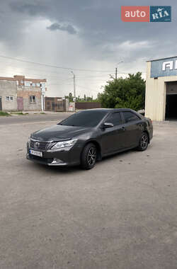 Седан Toyota Camry 2013 в Кременчуці