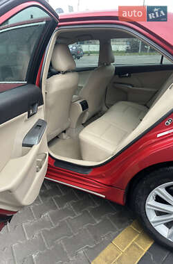 Седан Toyota Camry 2013 в 