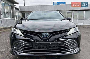 Седан Toyota Camry 2020 в Киеве