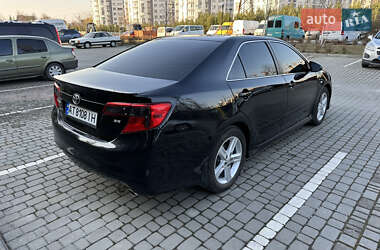 Седан Toyota Camry 2013 в 